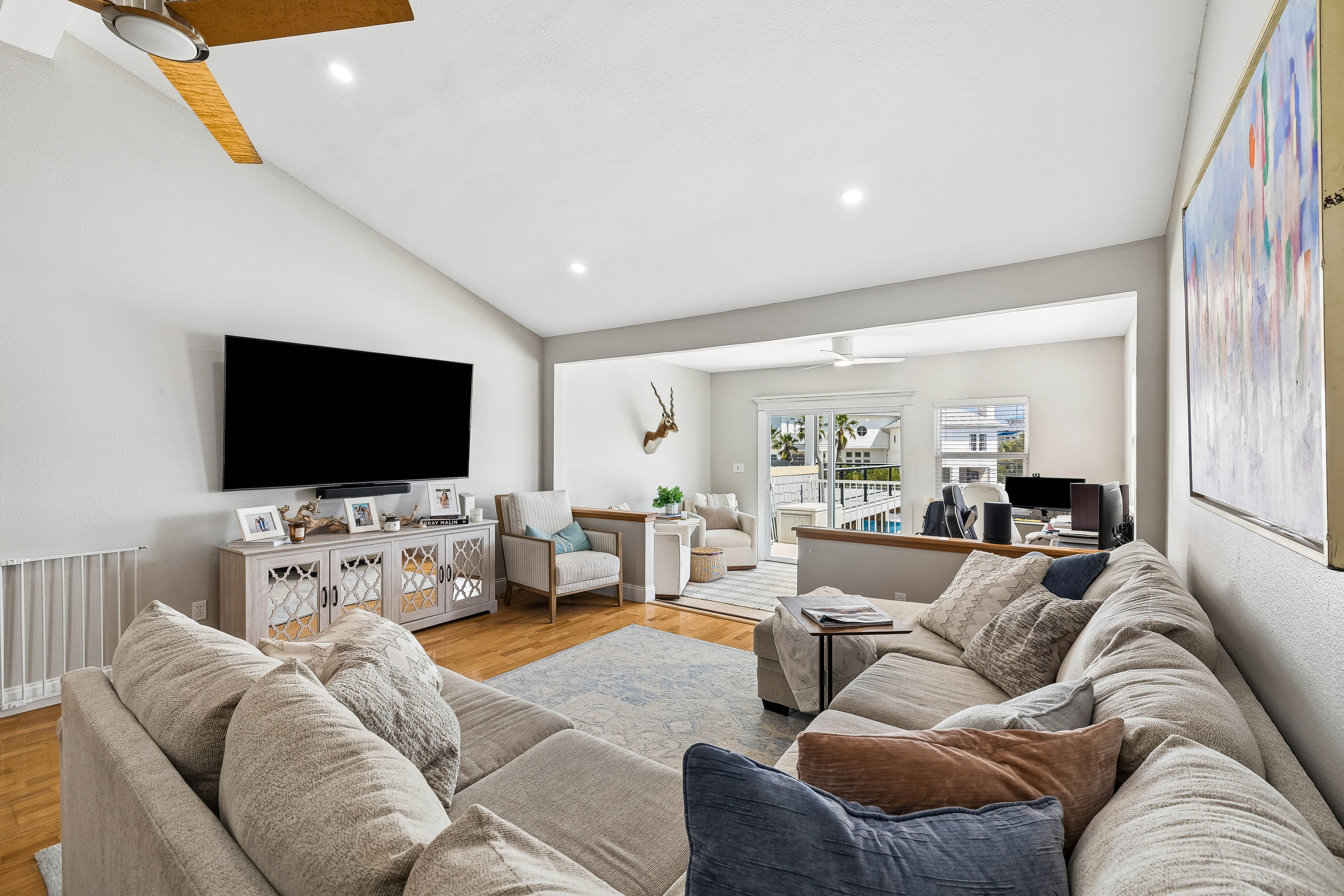  Renovated Harborfront Townhome With 40-Foot Boat Slip - 物件實景
