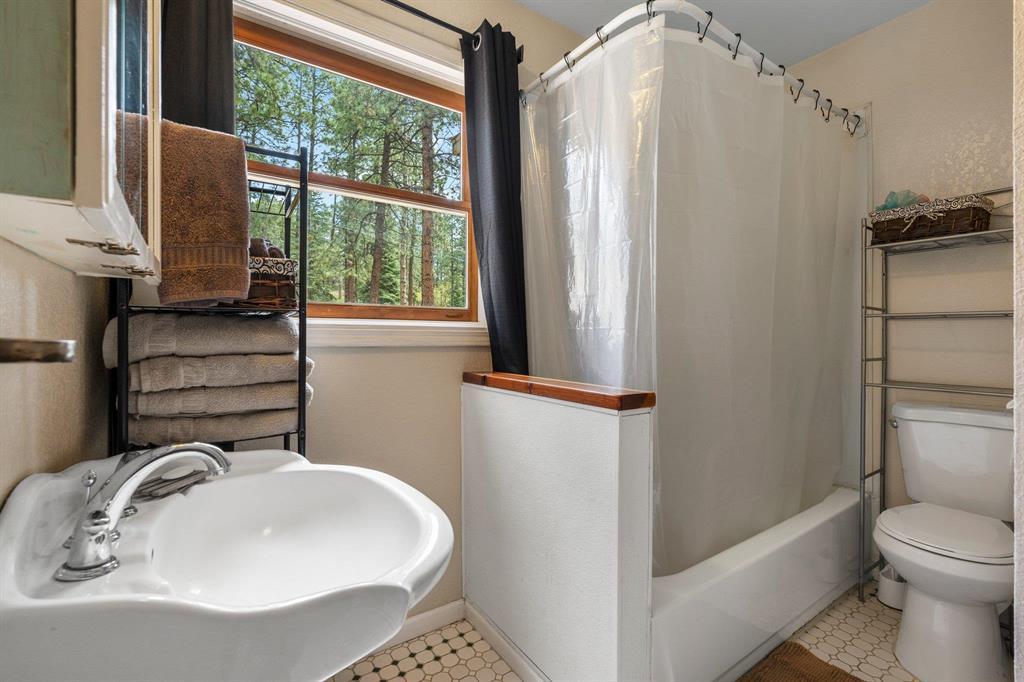 Durango, Colorado, 81301, United States, 3 Bedrooms Bedrooms, ,3 BathroomsBathrooms,Residential,For Sale,1836848