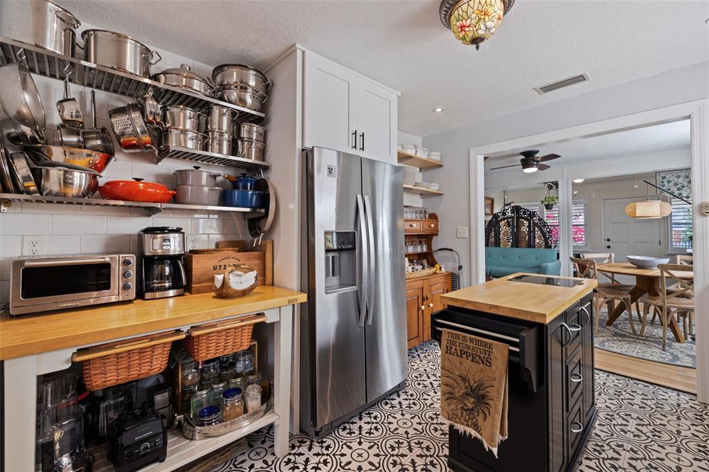St Petersburg, Florida, 33713, United States, 2 Bedrooms Bedrooms, ,2 BathroomsBathrooms,Residential,For Sale,1768488