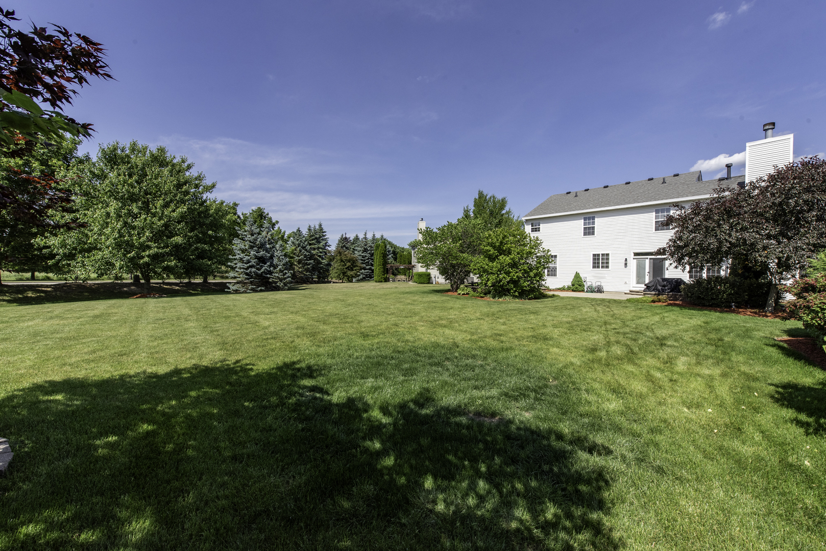 Lindenhurst, Illinois, 60046, United States, 5 Bedrooms Bedrooms, ,3 BathroomsBathrooms,Residential,For Sale,1971263