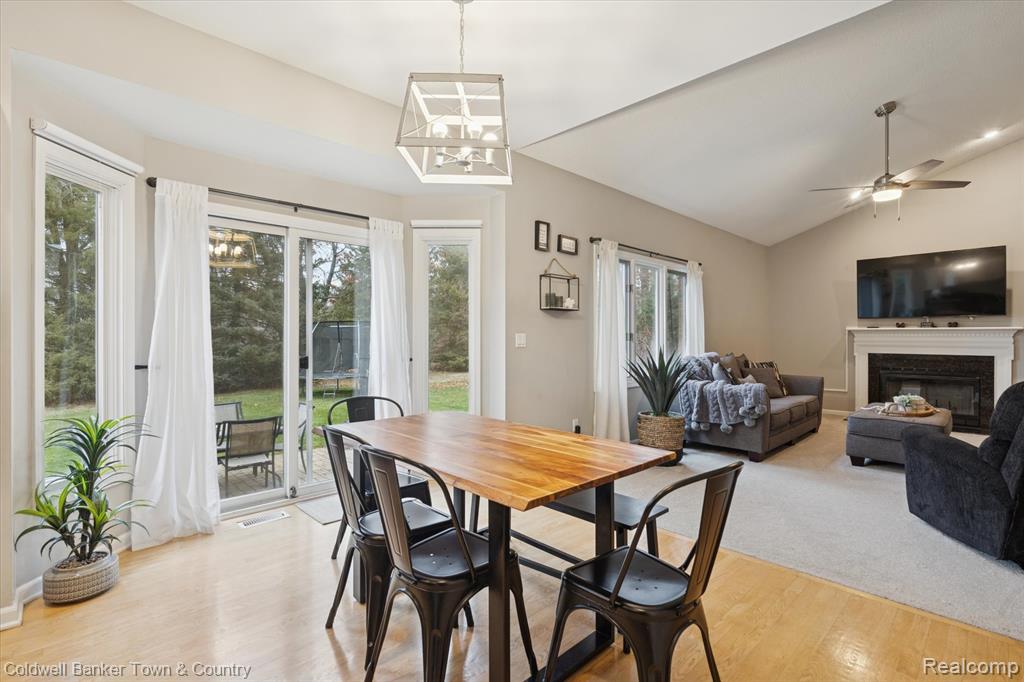 Highland, Michigan, 48357, United States, 4 Bedrooms Bedrooms, ,4 BathroomsBathrooms,Residential,For Sale,2003066