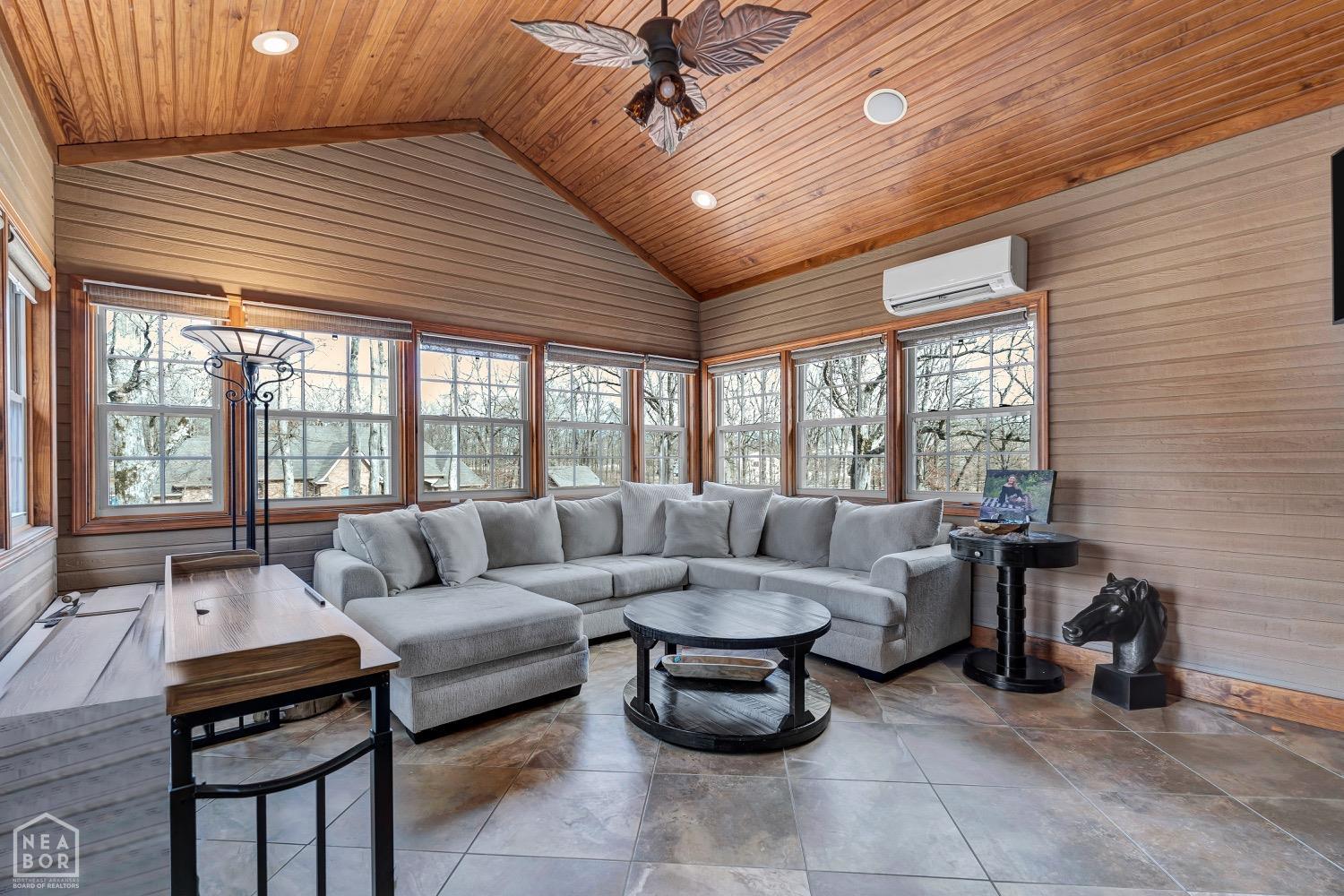 Jonesboro, Arkansas, 72404, United States, ,5 BathroomsBathrooms,Residential,For Sale,1981825