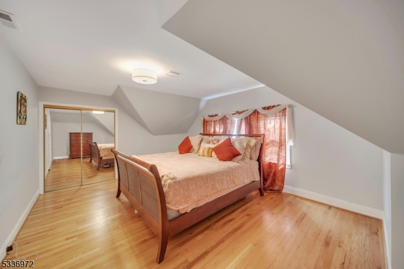 West Orange Twp., New Jersey, 07052, United States, 6 Bedrooms Bedrooms, ,4 BathroomsBathrooms,Residential,For Sale,1934575