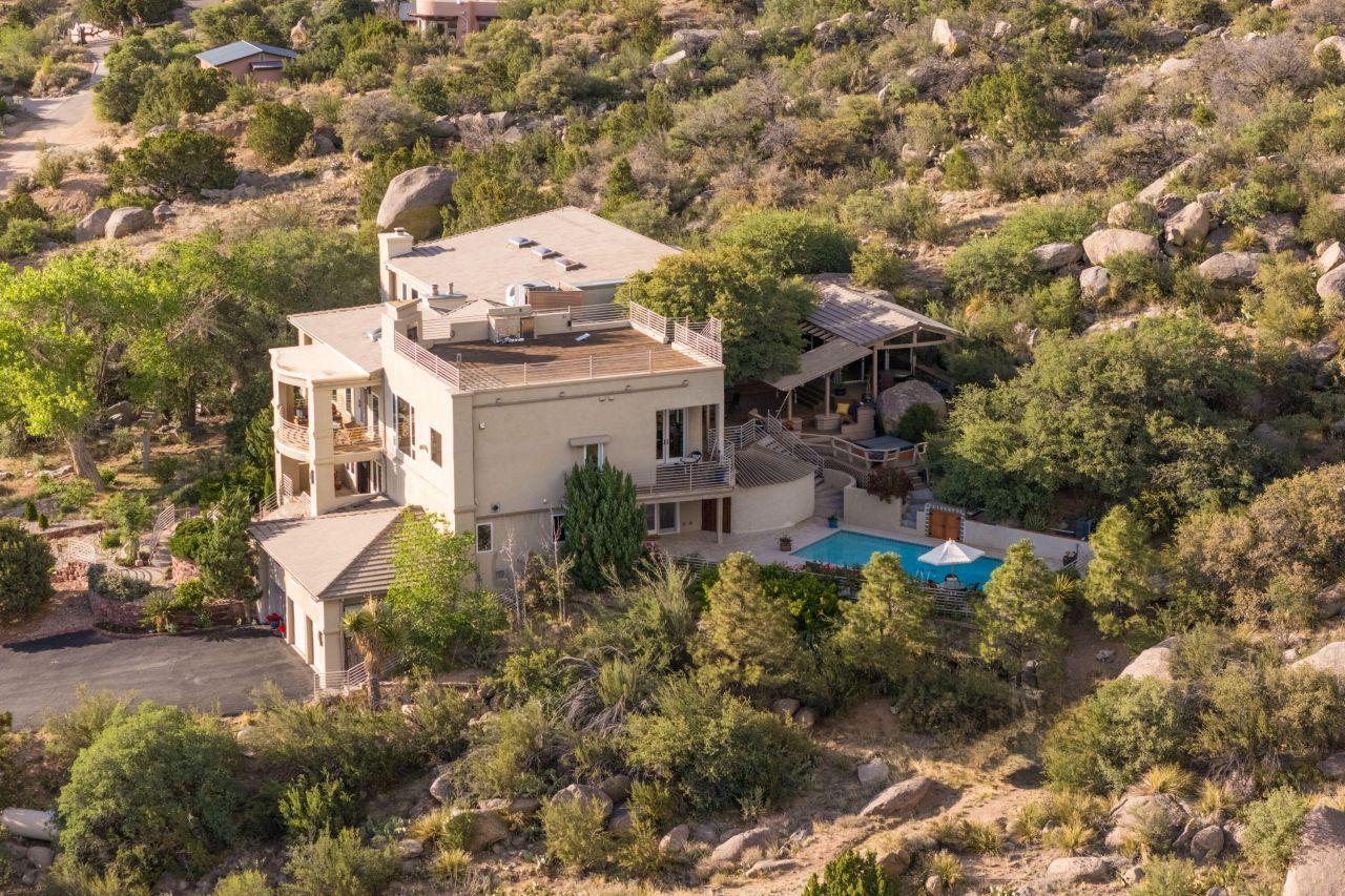 Albuquerque, New Mexico, 87122, United States, 4 Bedrooms Bedrooms, ,5 BathroomsBathrooms,Residential,For Sale,1766208