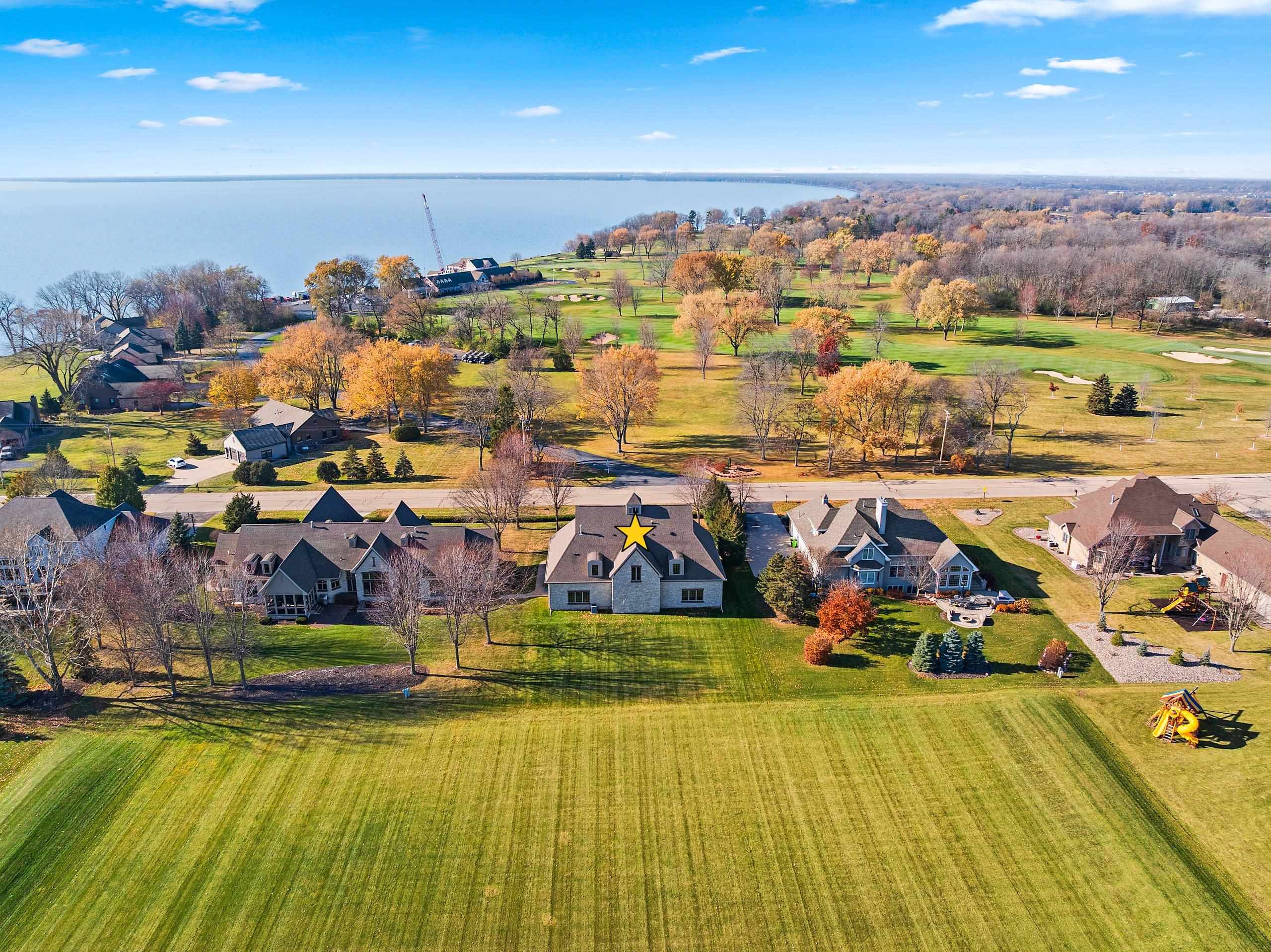 MENASHA, Wisconsin, 54952, United States, 2 Bedrooms Bedrooms, ,3 BathroomsBathrooms,Residential,For Sale,1994567