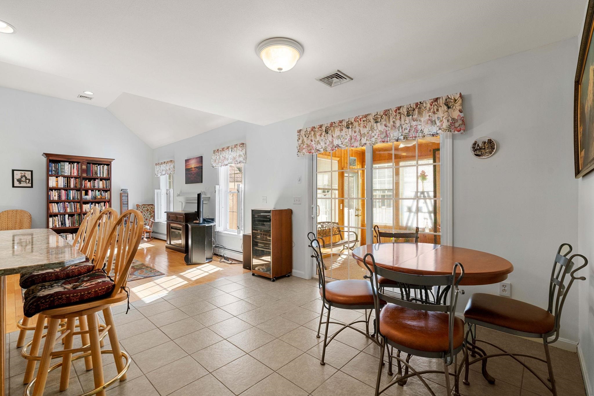 Chester, New Hampshire, 03036, United States, 3 Bedrooms Bedrooms, ,2 BathroomsBathrooms,Residential,For Sale,1926027