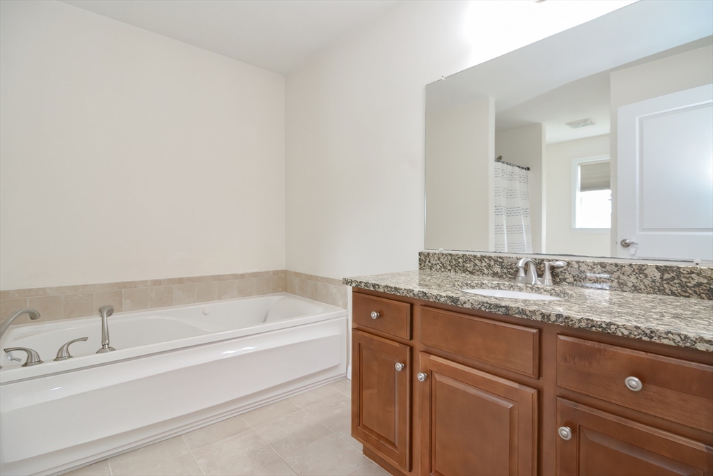 Rockland, Massachusetts, 02370, United States, 4 Bedrooms Bedrooms, ,3 BathroomsBathrooms,Residential,For Sale,1942802