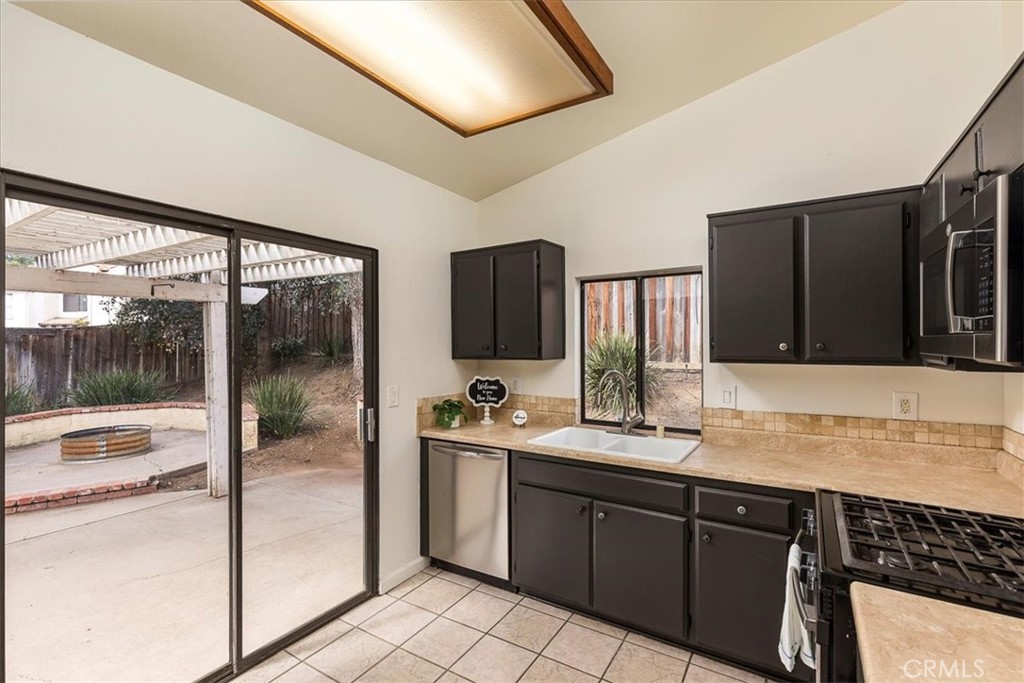 Murrieta, California, 92563, United States, 3 Bedrooms Bedrooms, ,1 BathroomBathrooms,Residential,For Sale,1975834