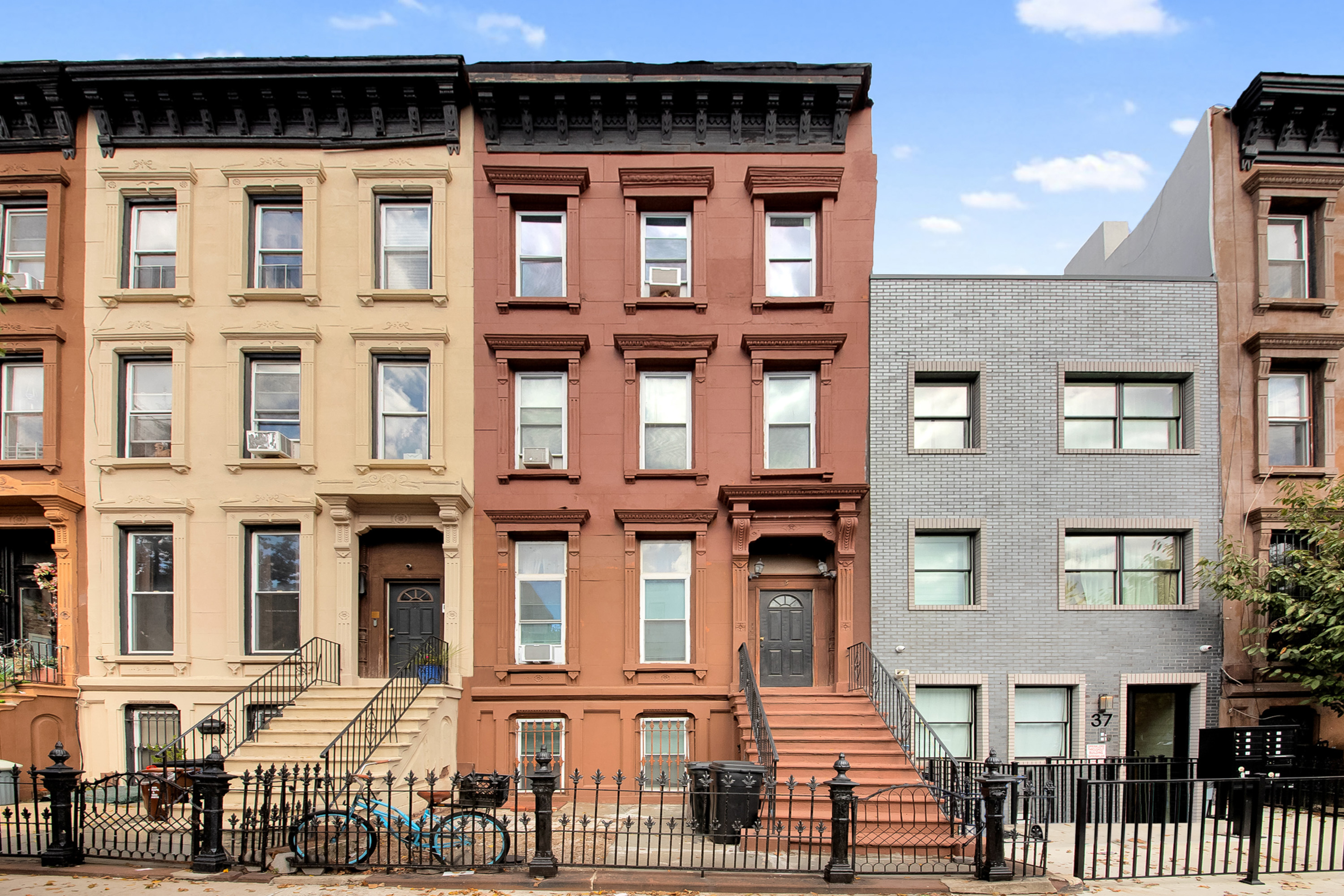 Brooklyn, New York, 11216, United States, 3 Bedrooms Bedrooms, ,6 BathroomsBathrooms,Residential,For Sale,1684366
