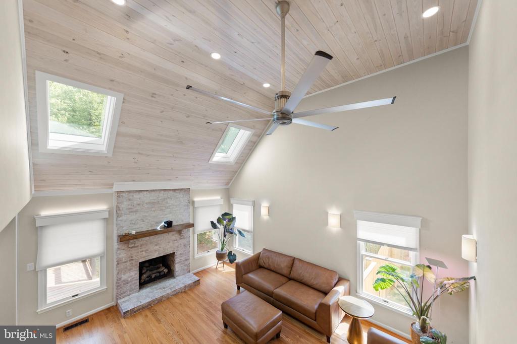 Winchester, Virginia, 22601, United States, 3 Bedrooms Bedrooms, ,2 BathroomsBathrooms,Residential,For Sale,1918203