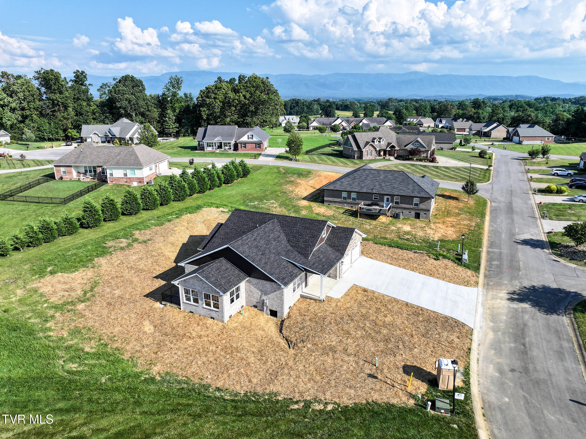 Greeneville, Tennessee, 37745, United States, 3 Bedrooms Bedrooms, ,2 BathroomsBathrooms,Residential,For Sale,1935533