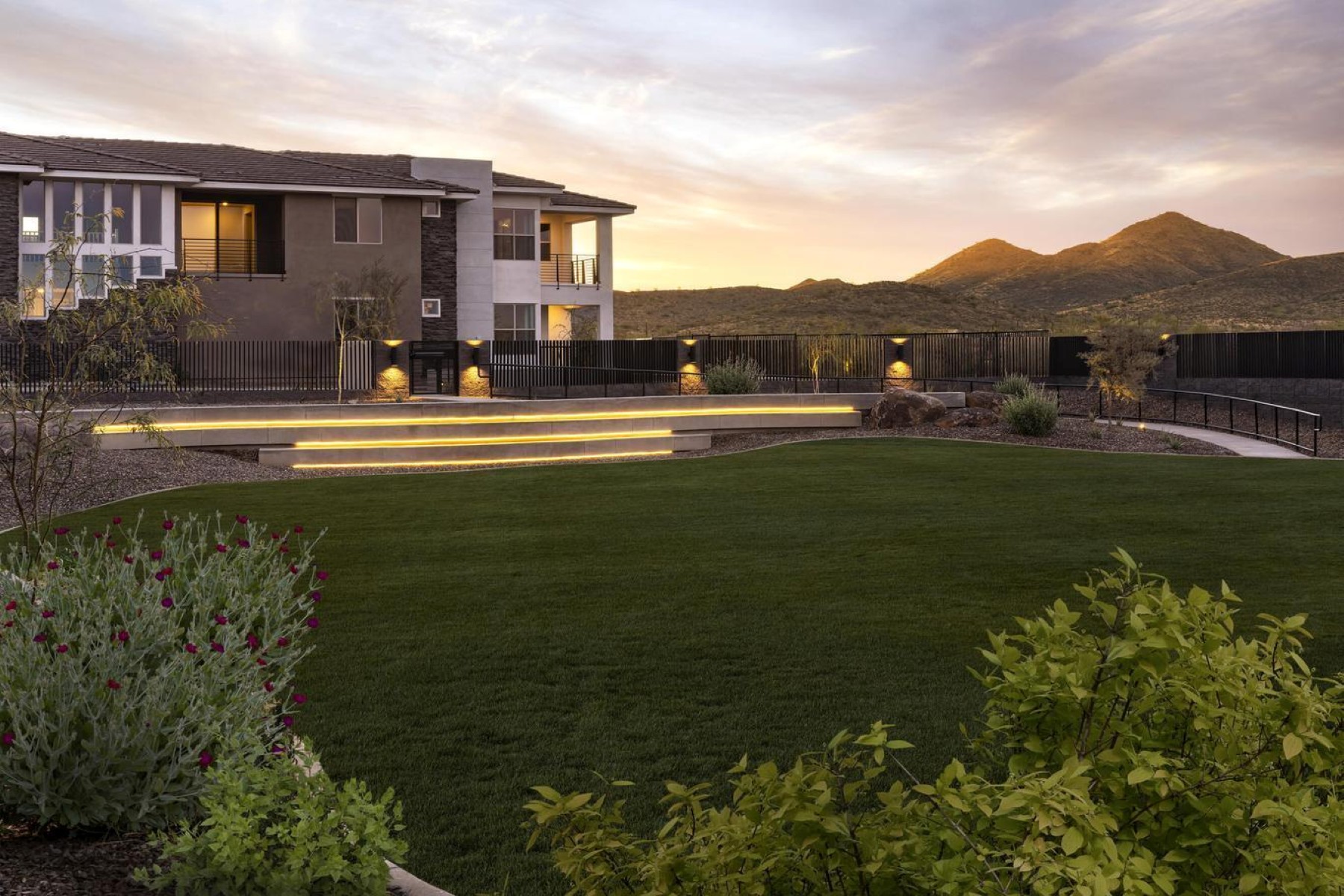  2121 W Sonoran Desert Drive  Phoenix, AZ - 物件實景