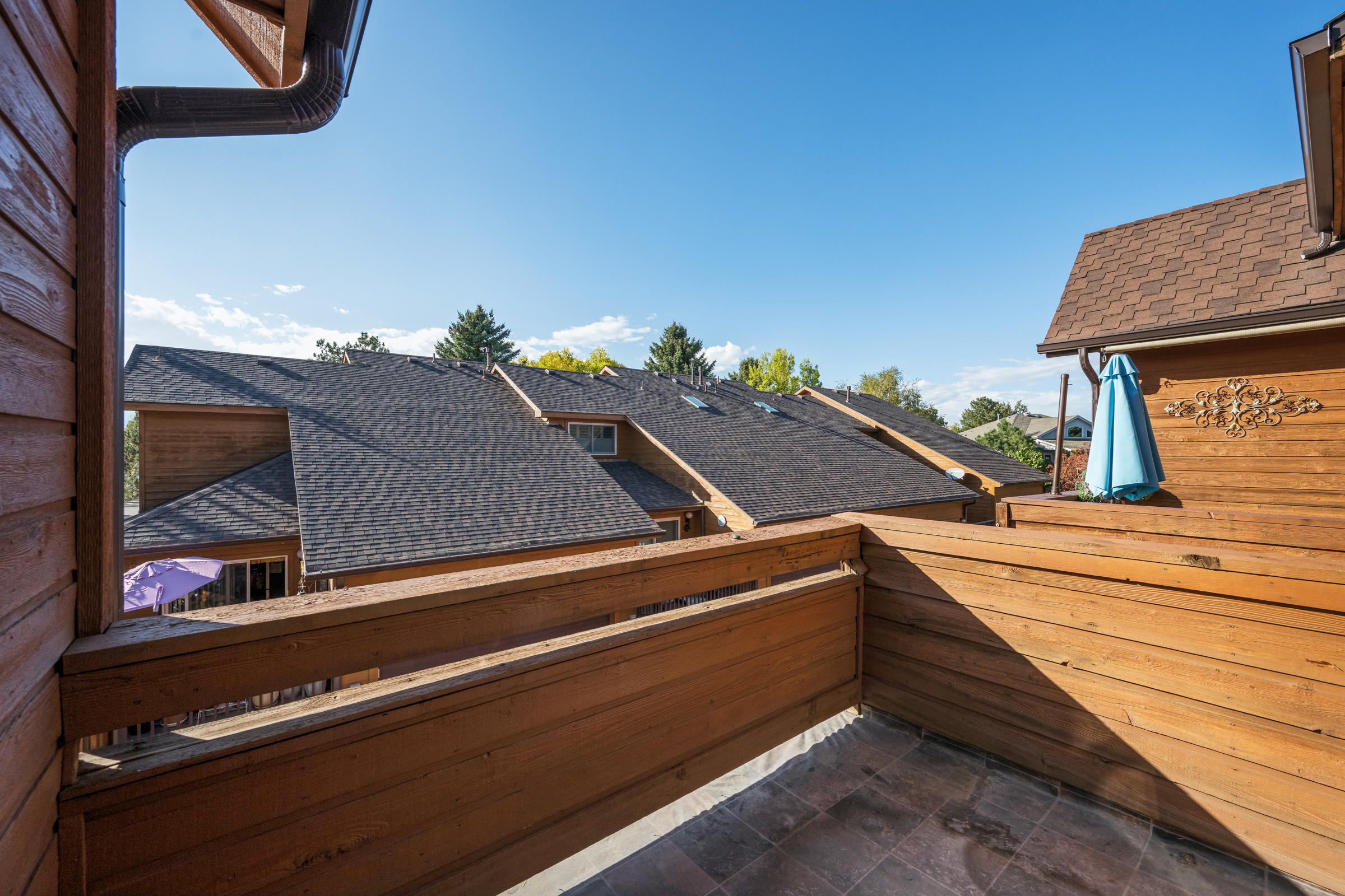  Beautifully Updated and Meticulously Maintained Home - 物件實景