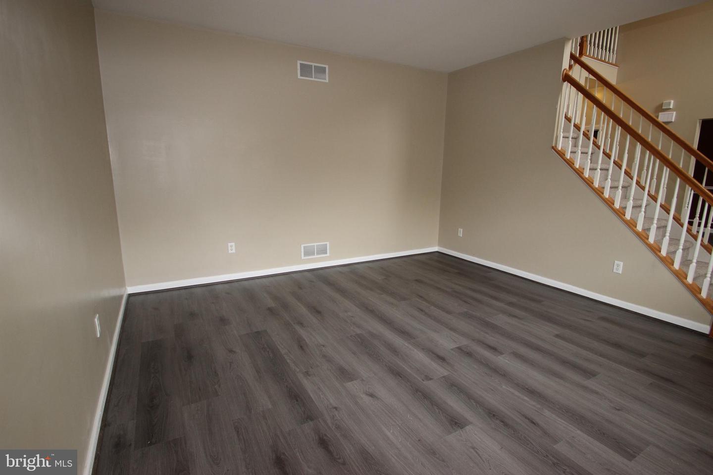 New Castle, Delaware, 19720, United States, 4 Bedrooms Bedrooms, ,3 BathroomsBathrooms,Residential,For Sale,2049034