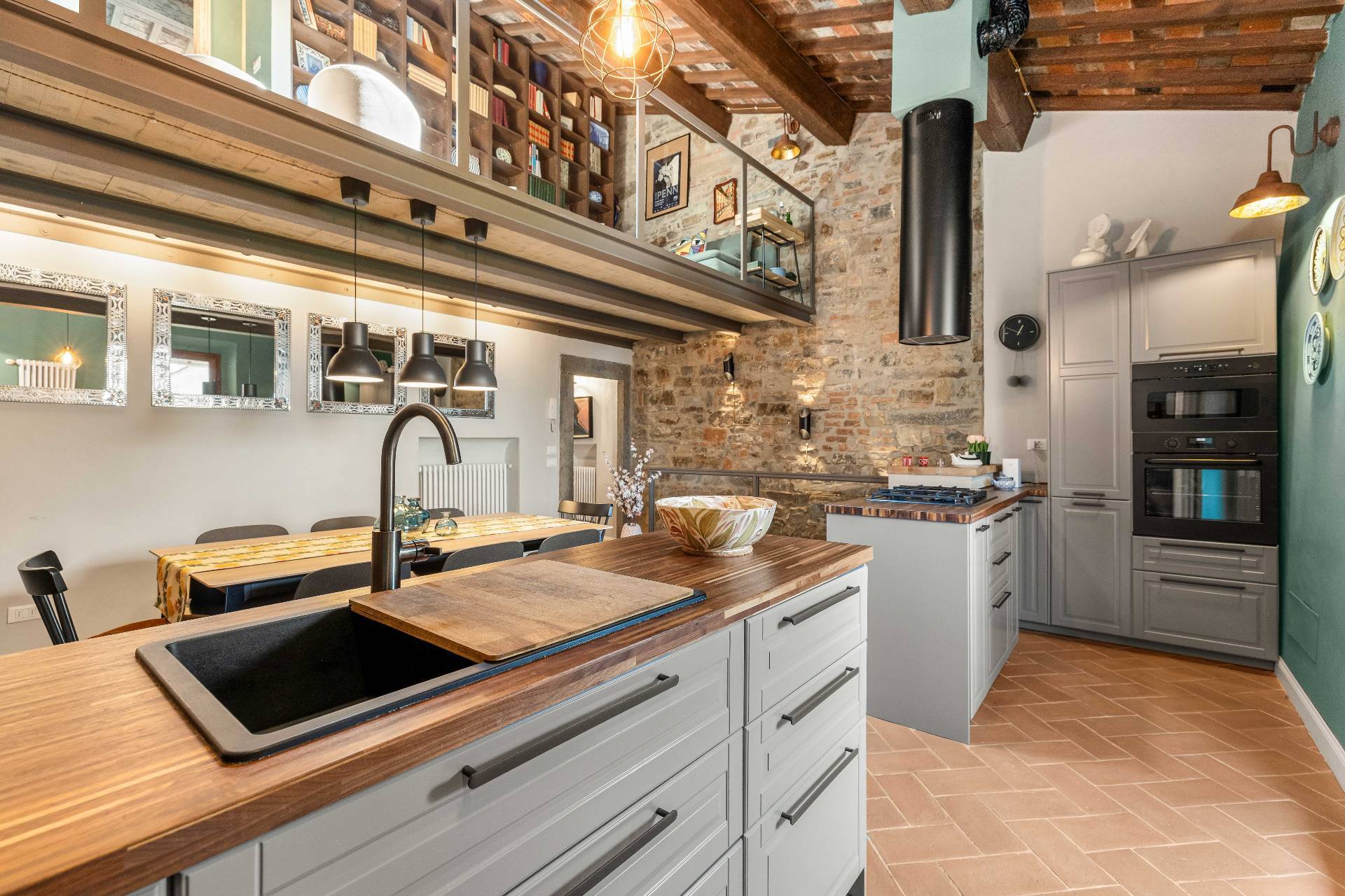 Firenze, Firenze, 50100, IT, 3 Bedrooms Bedrooms, ,3 BathroomsBathrooms,Residential,For Sale,1882451