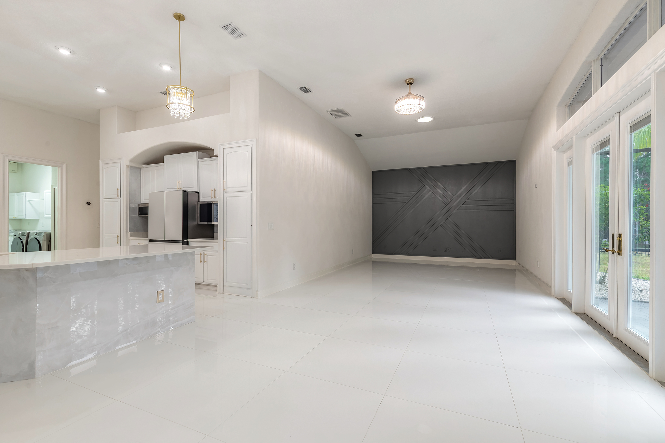 Daytona Beach, Florida, 32124, United States, 5 Bedrooms Bedrooms, ,4 BathroomsBathrooms,Residential,For Sale,2006264