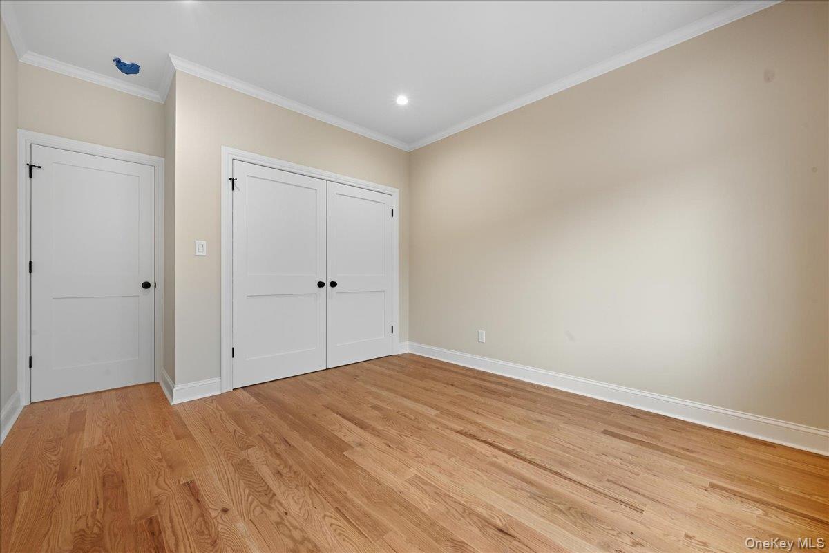 Westbury, New York, 11590, United States, 5 Bedrooms Bedrooms, ,5 BathroomsBathrooms,Residential,For Sale,1991038