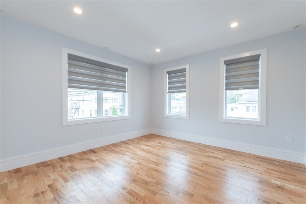 Revere, Massachusetts, 02151, United States, 3 Bedrooms Bedrooms, ,3 BathroomsBathrooms,Residential,For Sale,1928995
