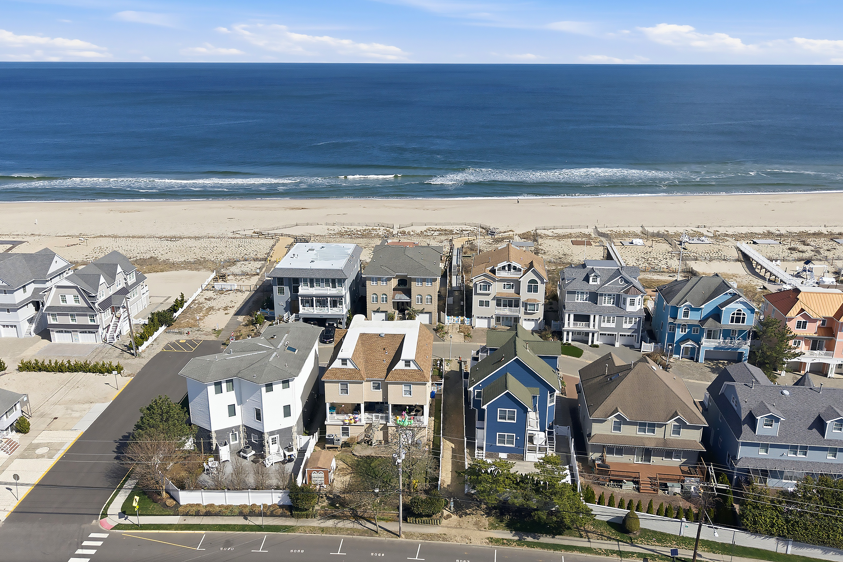  Spacious Shore Colonial in Bay Head Pointe - 物件實景