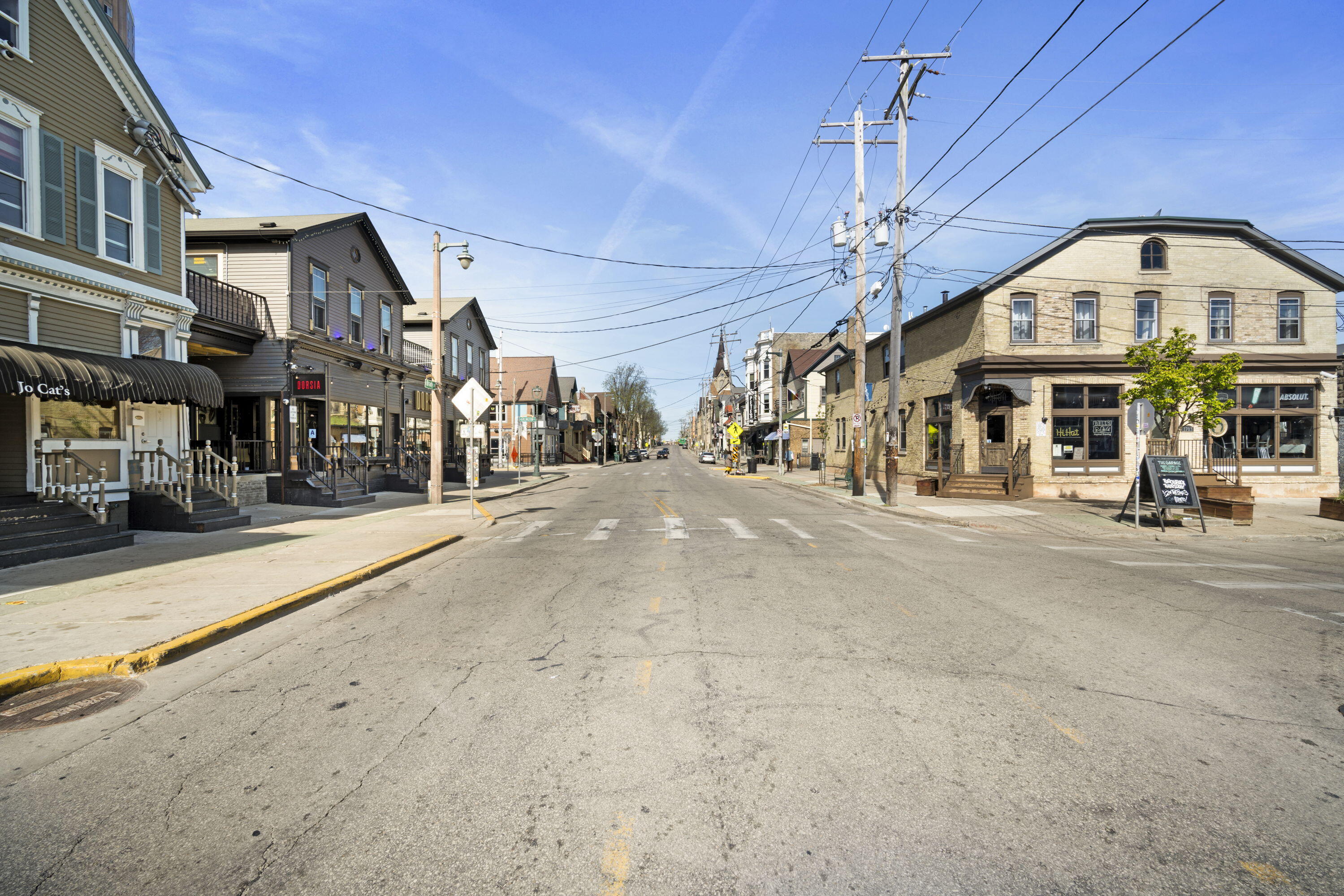 Milwaukee, Wisconsin, 53202, United States, 3 Bedrooms Bedrooms, ,3 BathroomsBathrooms,Residential,For Sale,1982792