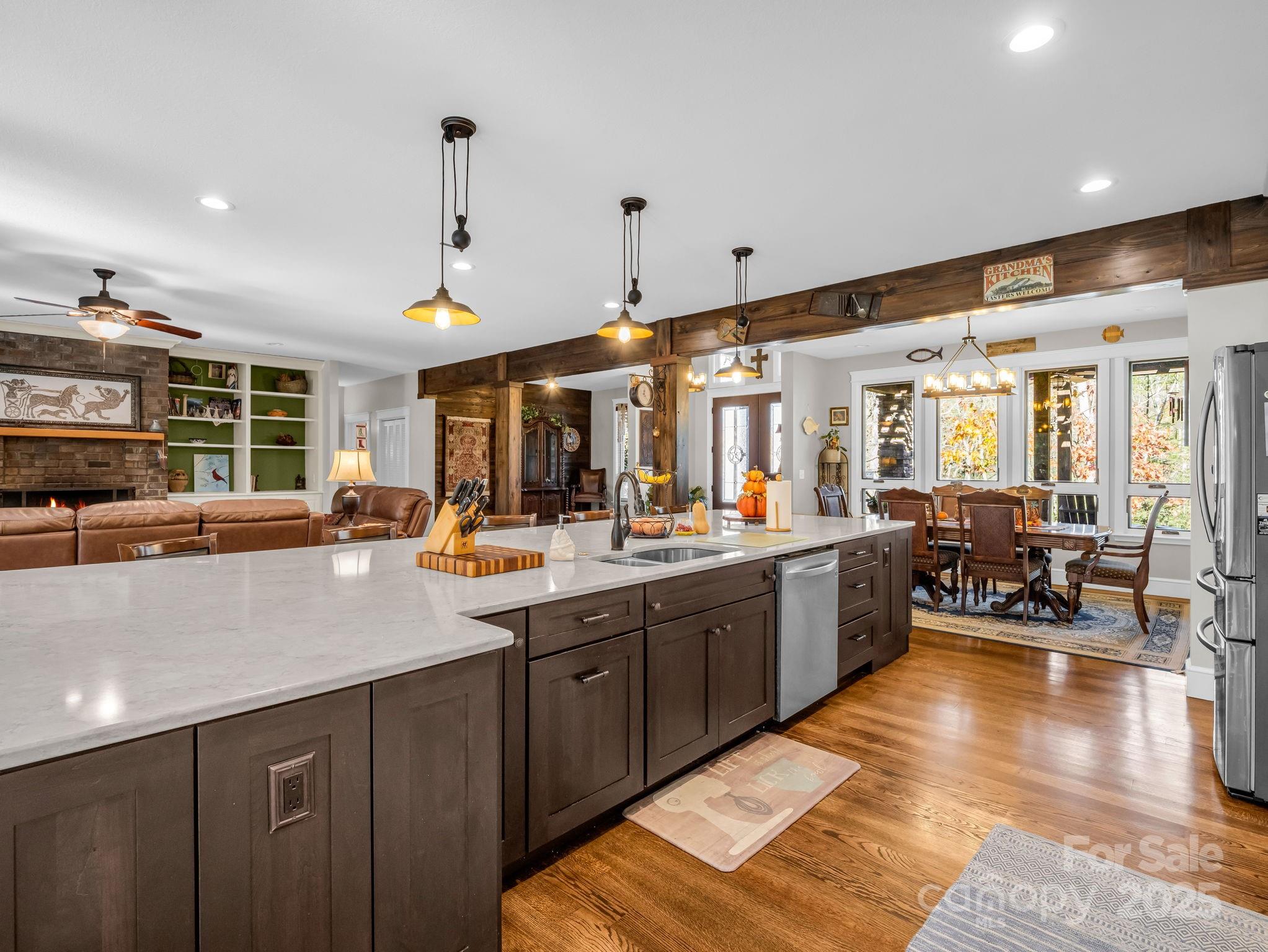 Saluda, North Carolina, 28773, United States, 3 Bedrooms Bedrooms, ,4 BathroomsBathrooms,Residential,For Sale,2002450