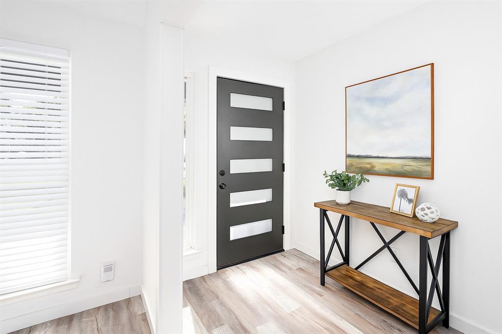 Dallas, Texas, 75214, United States, 3 Bedrooms Bedrooms, ,2 BathroomsBathrooms,Residential,For Sale,1987493