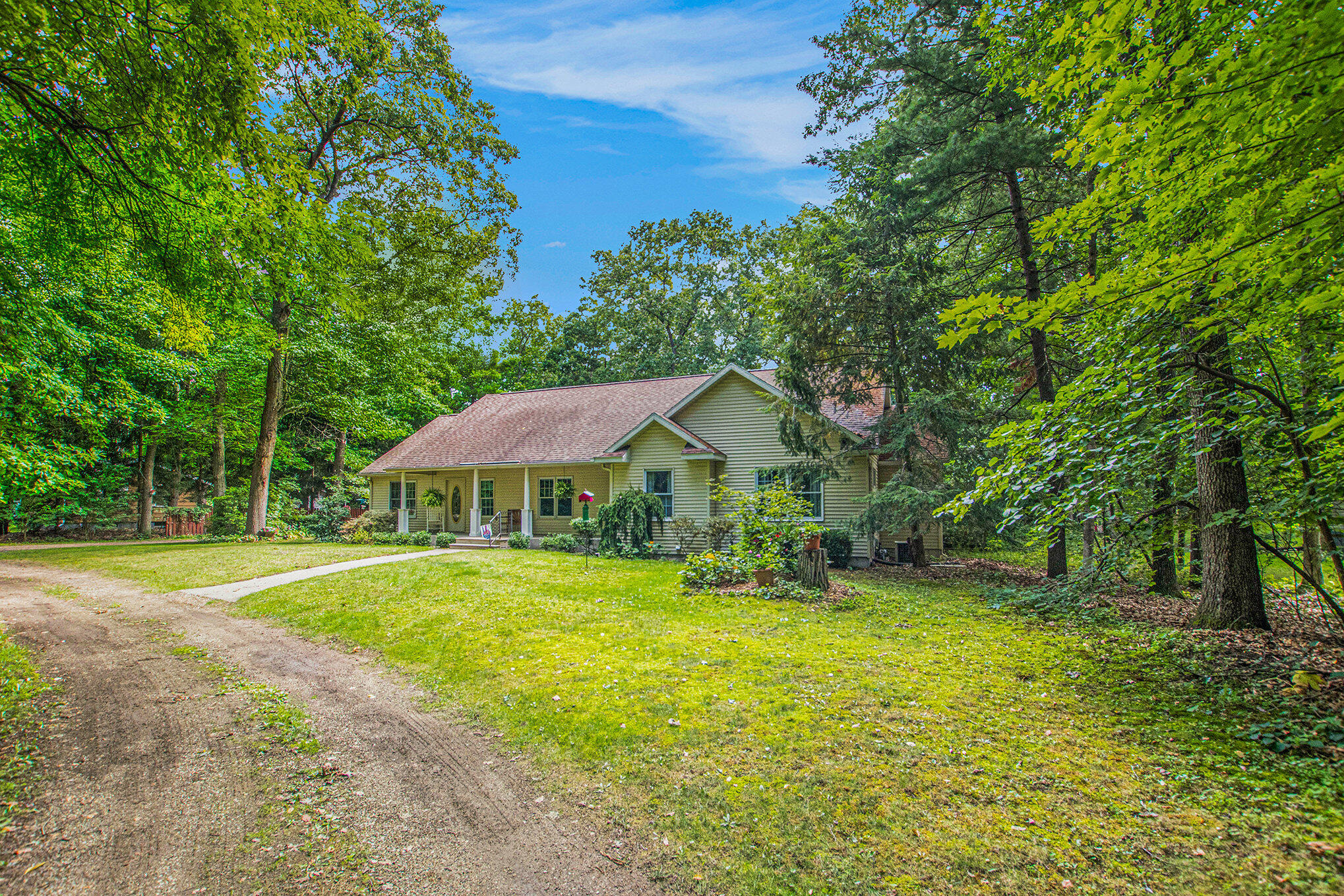 Grand Haven, Michigan, 49417, United States, 5 Bedrooms Bedrooms, ,5 BathroomsBathrooms,Residential,For Sale,1940332