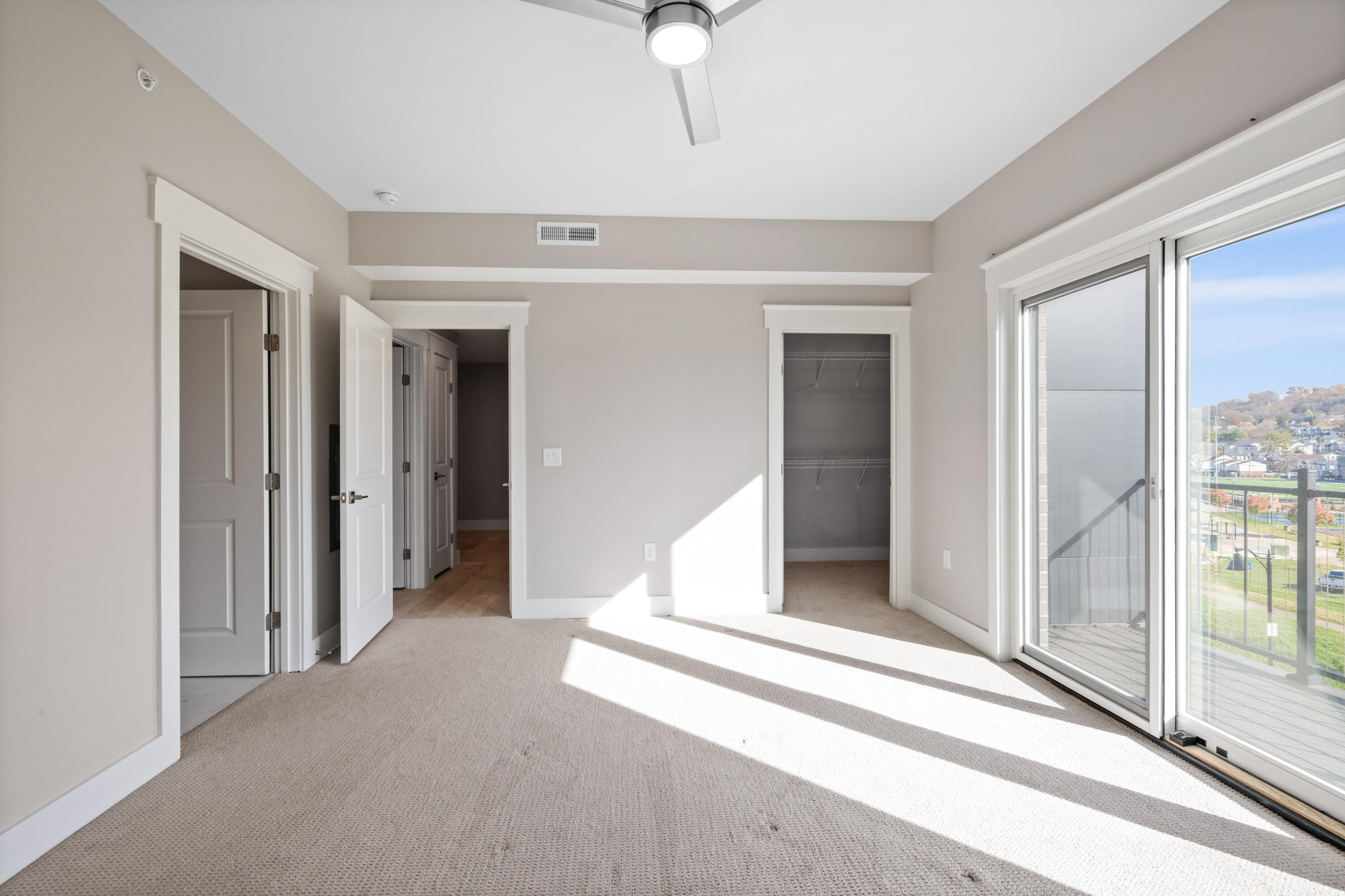 Dayton, Kentucky, 41074, United States, 2 Bedrooms Bedrooms, ,3 BathroomsBathrooms,Residential,For Sale,1995774