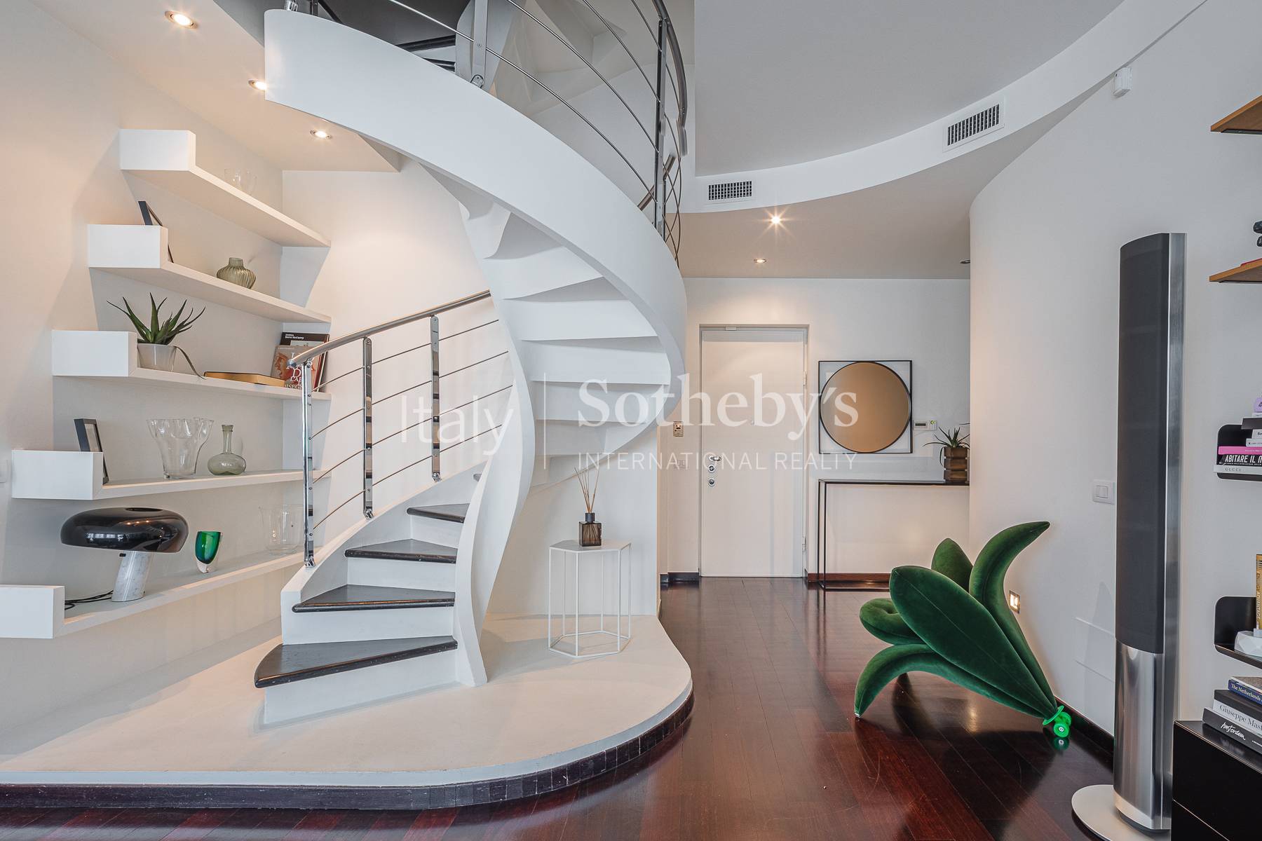  Prestigious penthouse with terrace steps from Montenapoleone - 物件實景