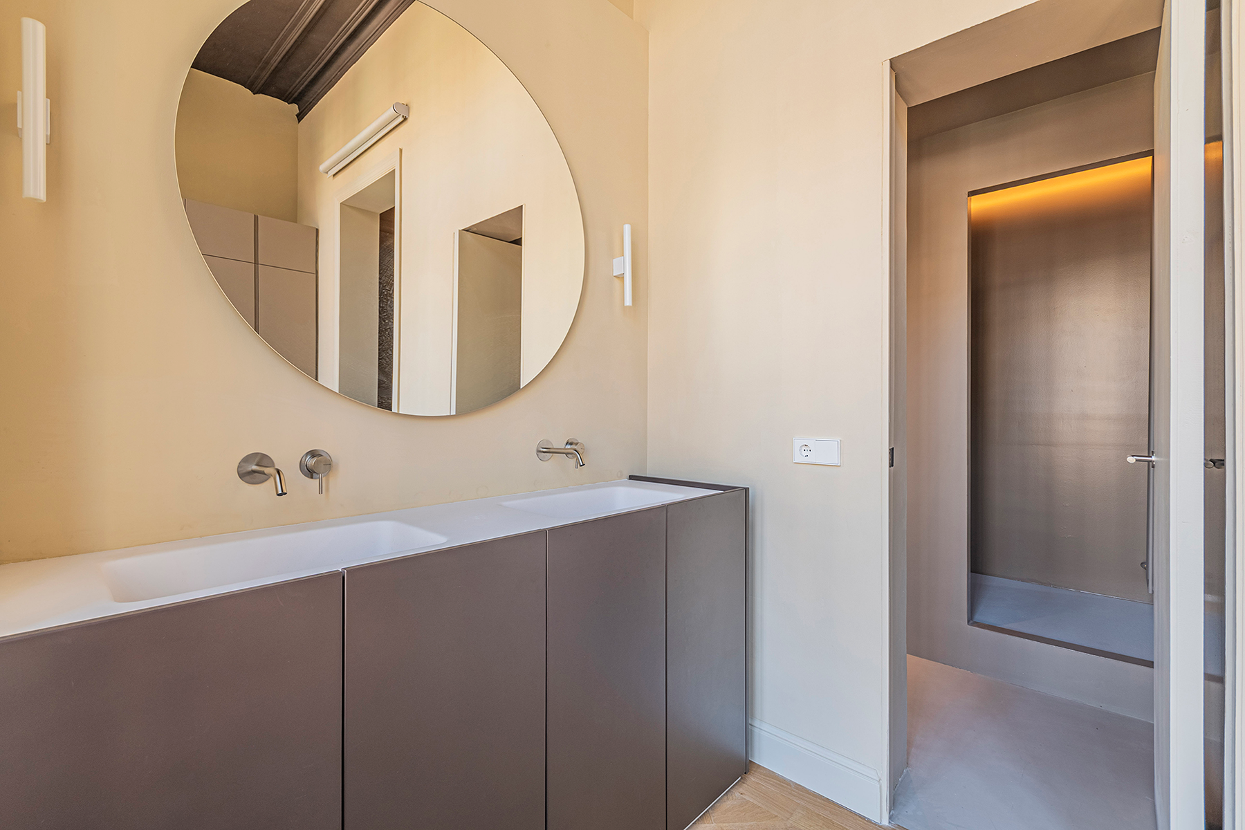  Extraordinary Modernist apartment with high ceilings - 物件實景