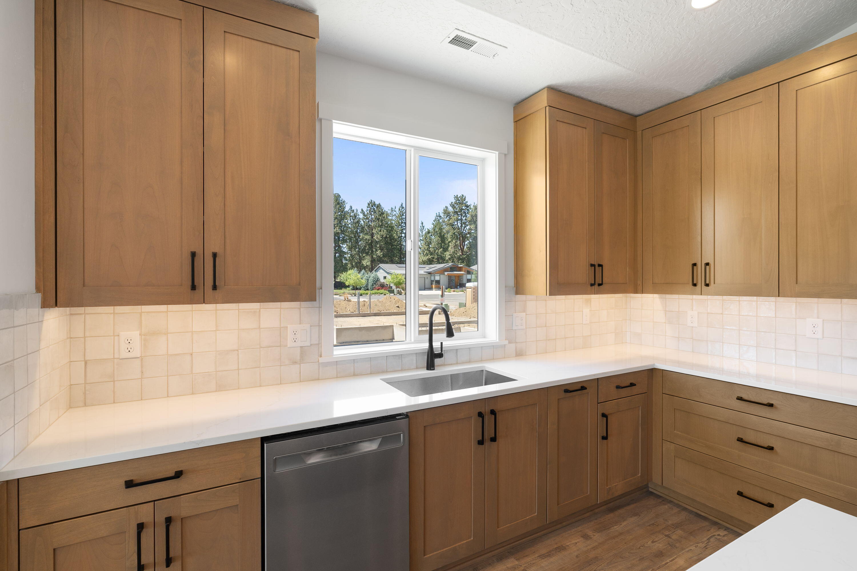 Sisters, Oregon, 97759, United States, 3 Bedrooms Bedrooms, ,3 BathroomsBathrooms,Residential,For Sale,1766266