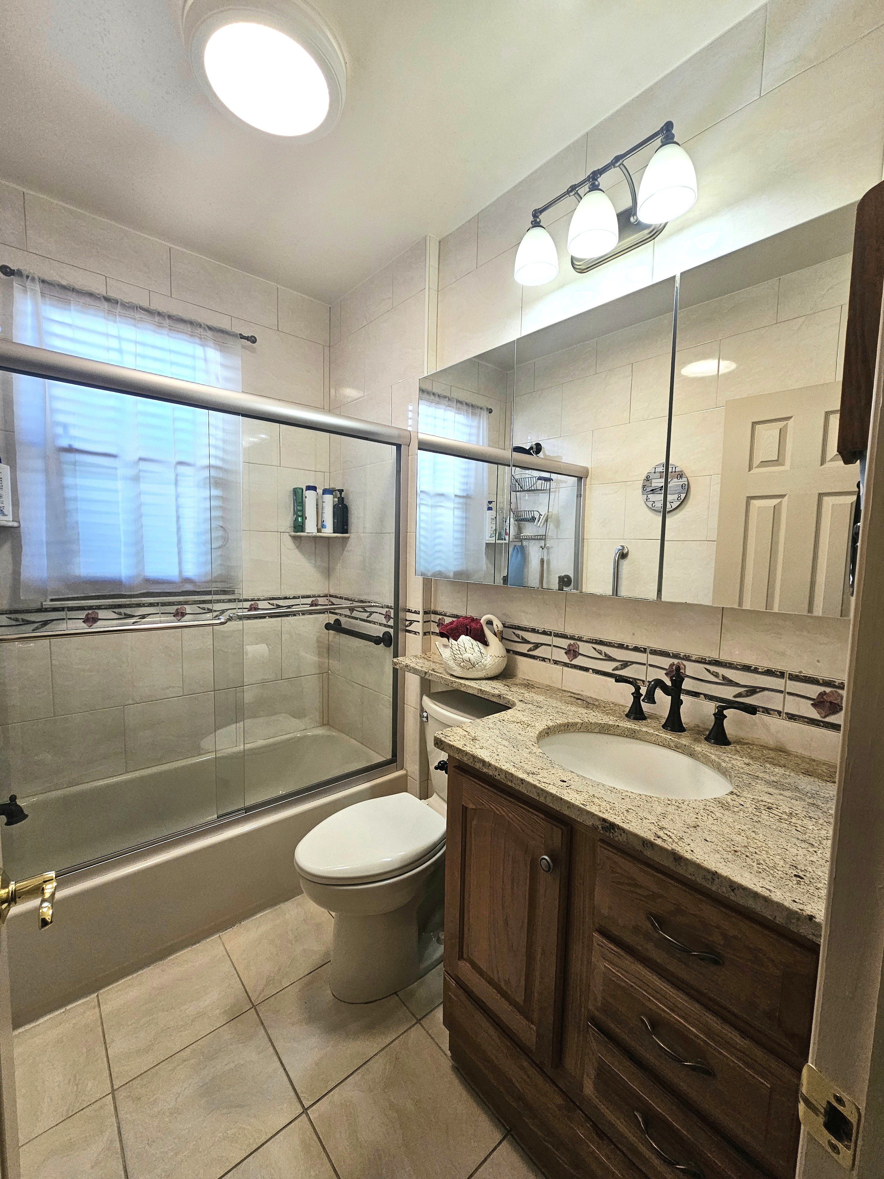 Garfield, New Jersey, 07026, United States, 4 Bedrooms Bedrooms, ,3 BathroomsBathrooms,Residential,For Sale,1945001