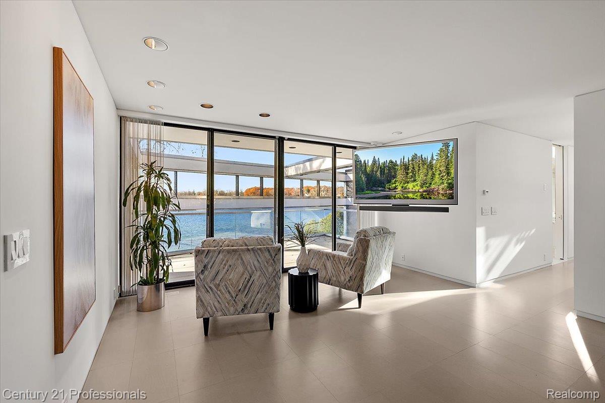 BloomfieldHills, Michigan, 48301, United States, 4 Bedrooms Bedrooms, ,5 BathroomsBathrooms,Residential,For Sale,1996516