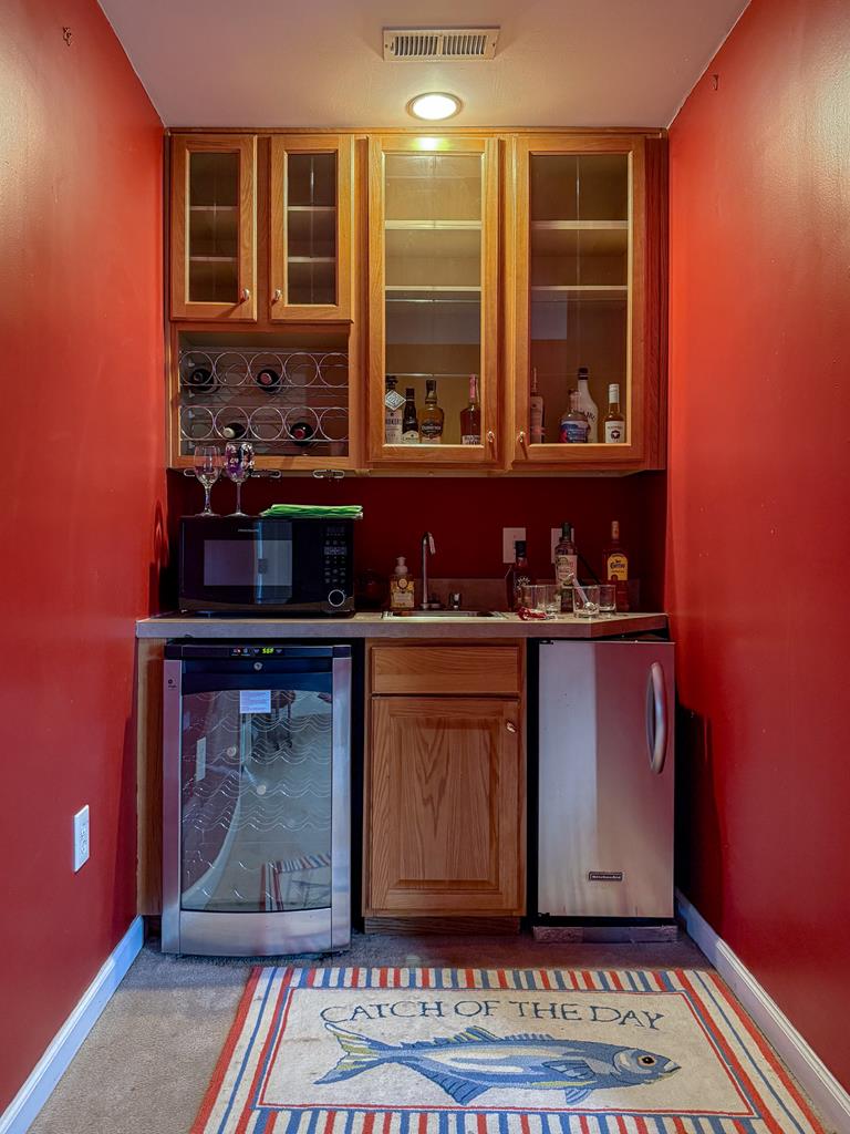 Craddockville, Virginia, 23341, United States, 4 Bedrooms Bedrooms, ,3 BathroomsBathrooms,Residential,For Sale,1891575