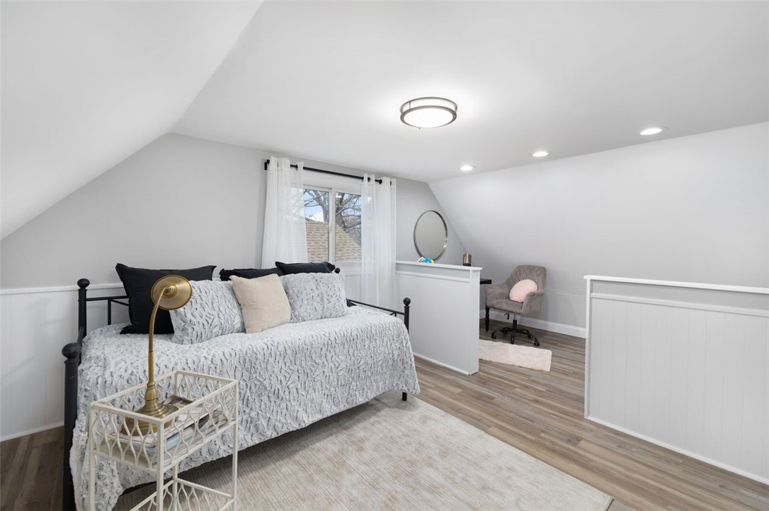 Tiverton, Rhode Island, 02878, United States, 4 Bedrooms Bedrooms, ,2 BathroomsBathrooms,Residential,For Sale,1992829