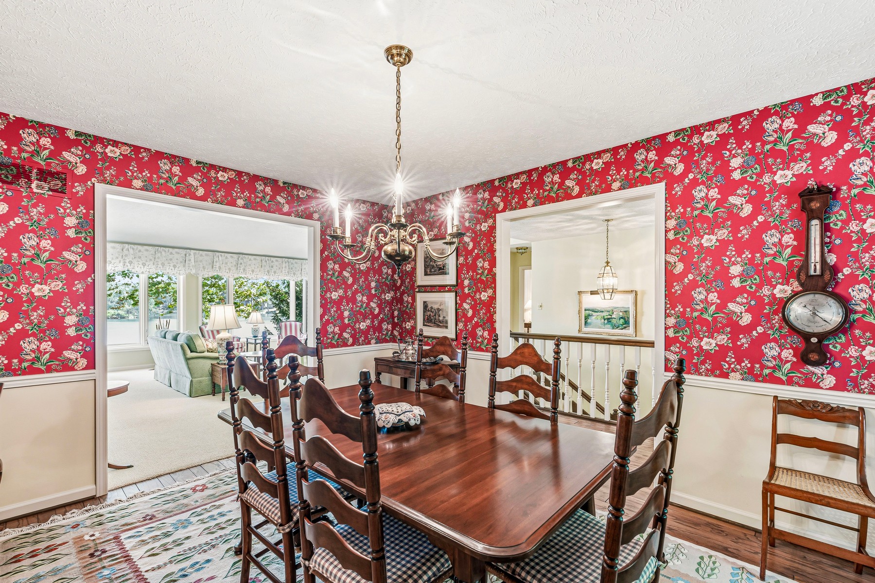  Beautifully Maintained Waterfront Home with Breathtaking Views - 物件實景
