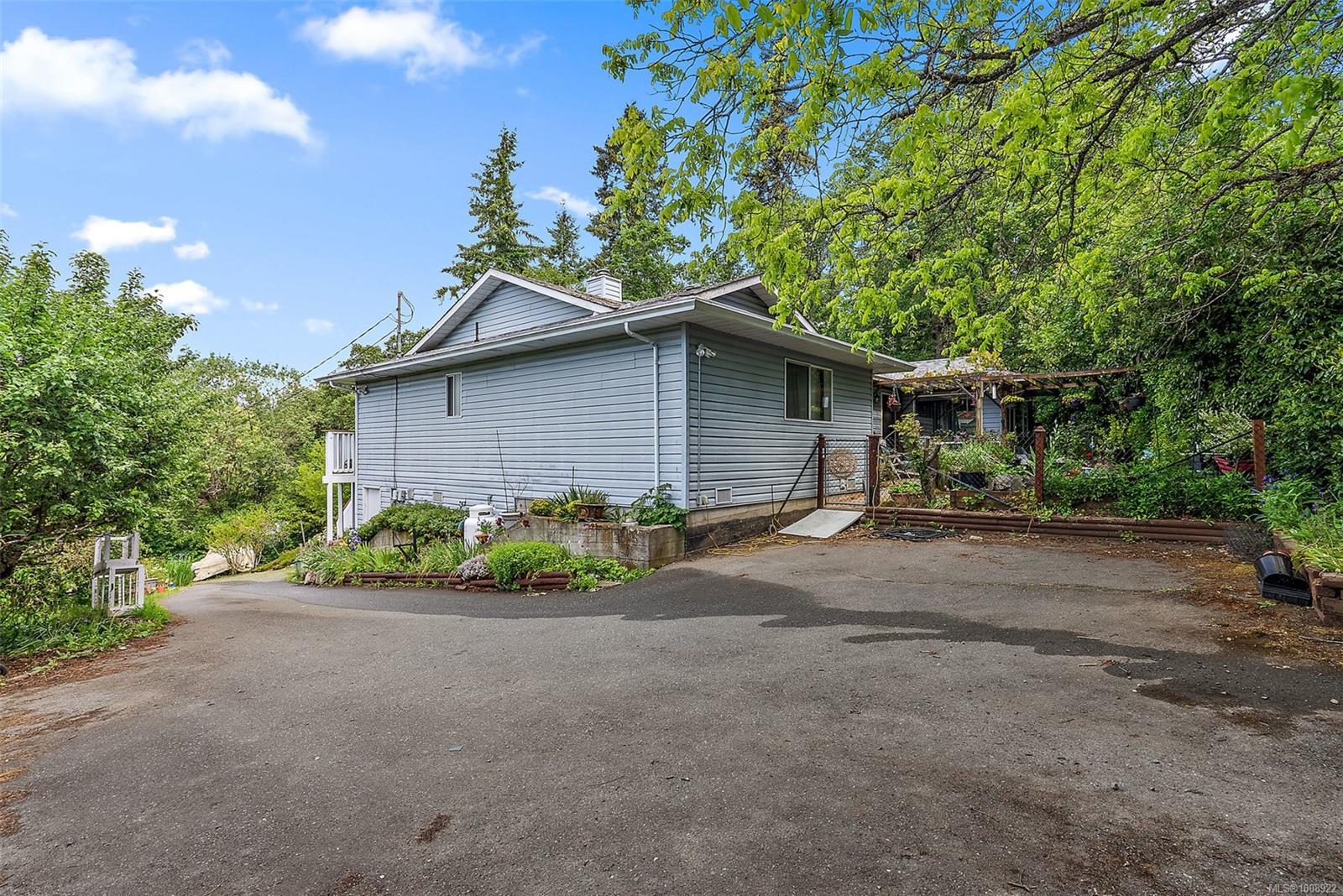 SAANICH, British Columbia, V8Z 3G7, CA, 3 Bedrooms Bedrooms, ,Residential,For Sale,1946868