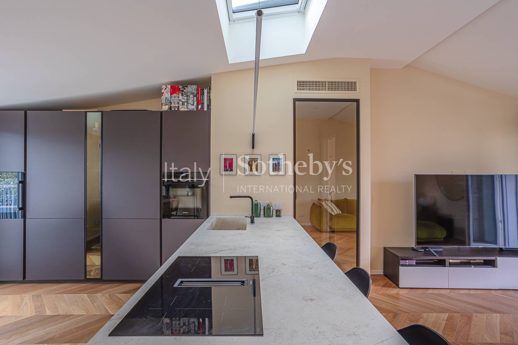  Light-filled penthouse in an elegant residential setting - 物件實景