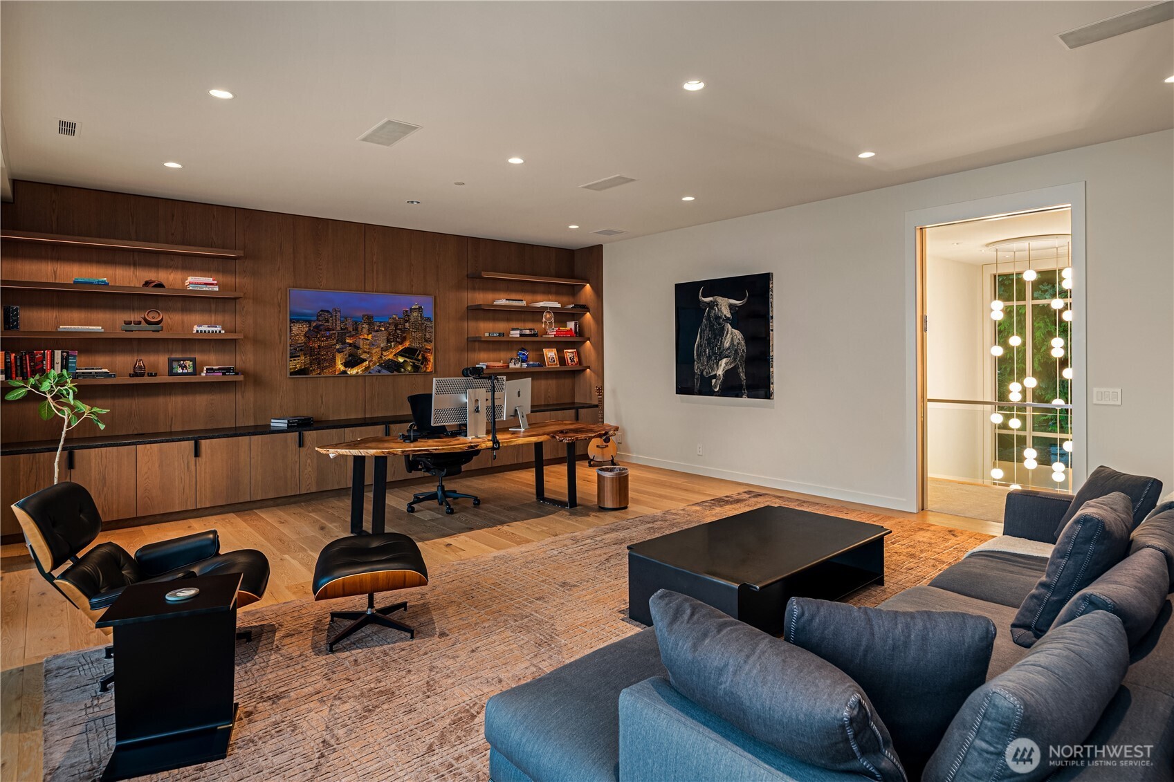 Seattle, Washington, 98105, United States, 6 Bedrooms Bedrooms, ,5 BathroomsBathrooms,Residential,For Sale,1993389