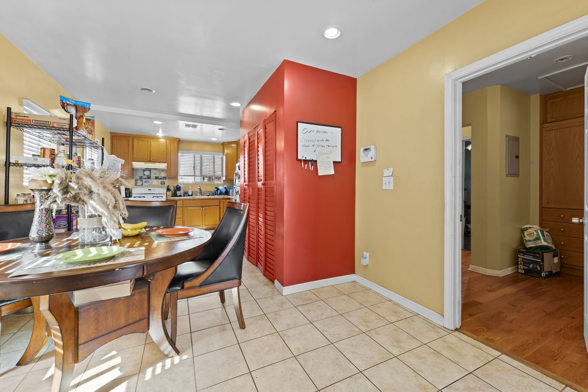 Compton, California, 90220, United States, 3 Bedrooms Bedrooms, ,2 BathroomsBathrooms,Residential,For Sale,1995988