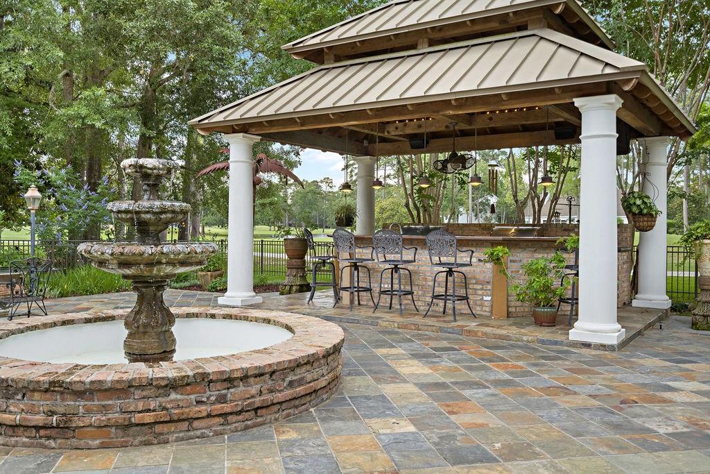 Mandeville, Louisiana, 70471, United States, 4 Bedrooms Bedrooms, ,5 BathroomsBathrooms,Residential,For Sale,1828156
