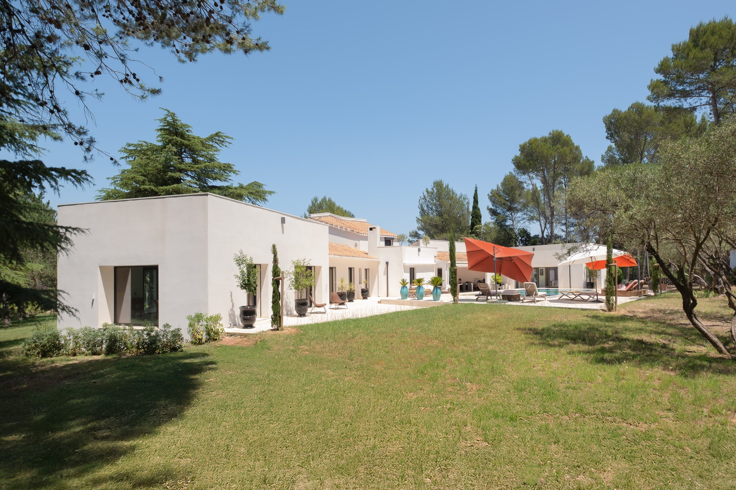  Exceptional property with designer villa, 13,000 m² grounds and rare features - 物件實景