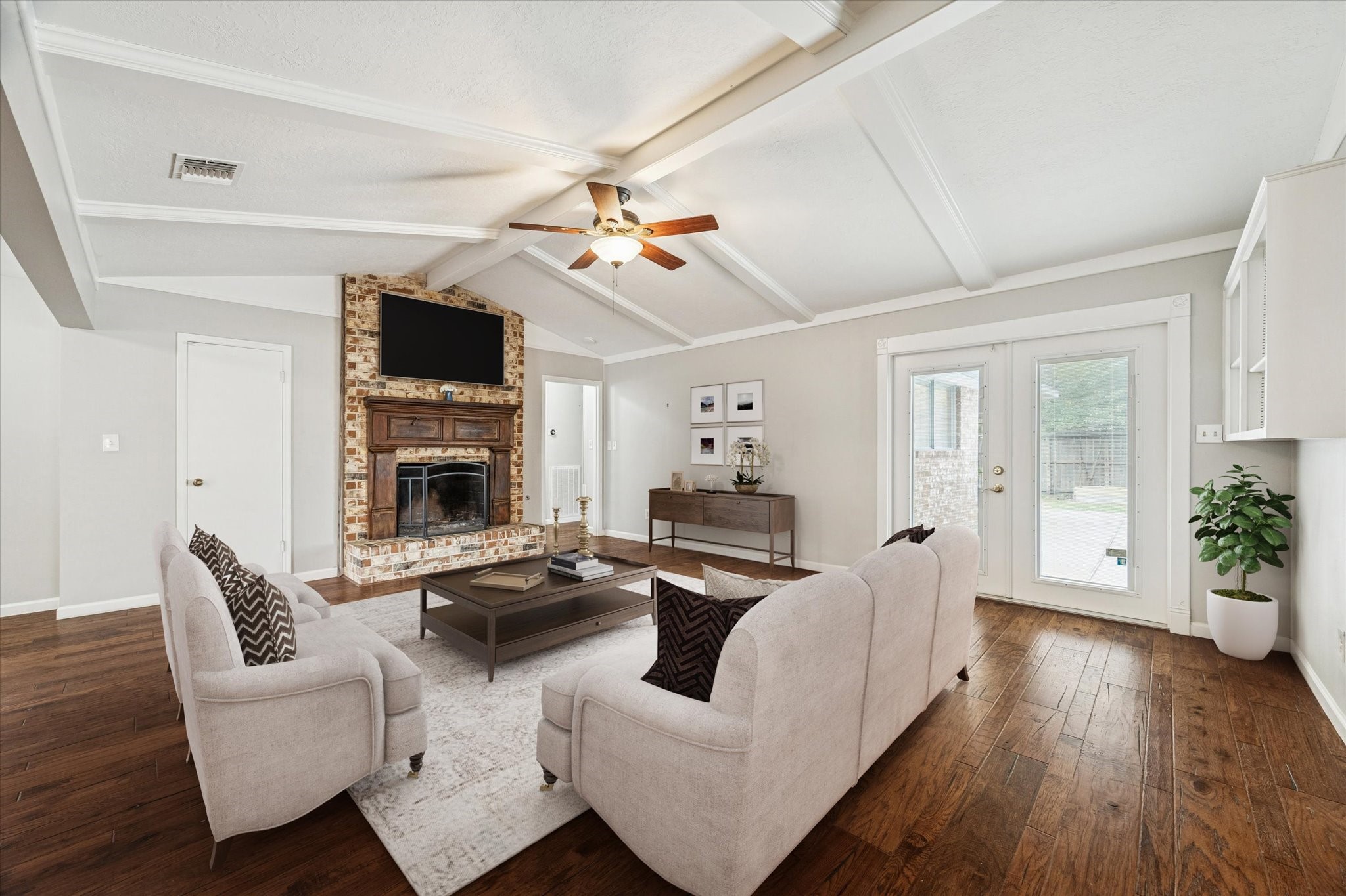  2310 Walnut Bend Lane - 物件實景