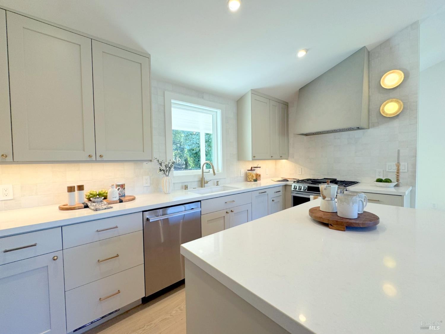 Sonoma, California, 95476, United States, 3 Bedrooms Bedrooms, ,3 BathroomsBathrooms,Residential,For Sale,1976344