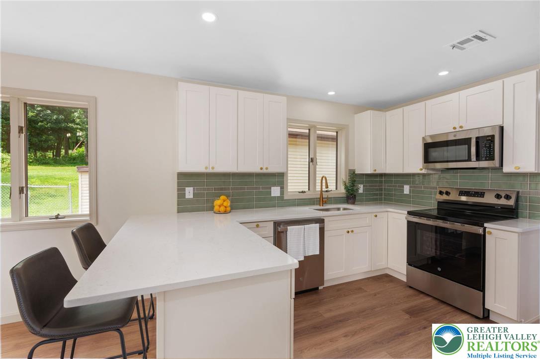 Washington Twp, Pennsylvania, 18080, United States, 3 Bedrooms Bedrooms, ,3 BathroomsBathrooms,Residential,For Sale,1984610