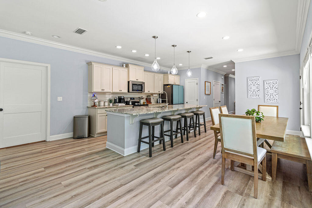 Shalimar, Florida, 32579, United States, 4 Bedrooms Bedrooms, ,3 BathroomsBathrooms,Residential,For Sale,1950099