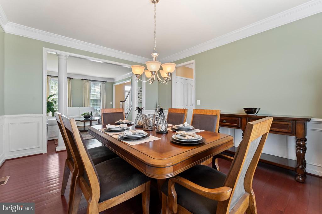 Stafford, Virginia, 22554, United States, 5 Bedrooms Bedrooms, ,4 BathroomsBathrooms,Residential,For Sale,1934341