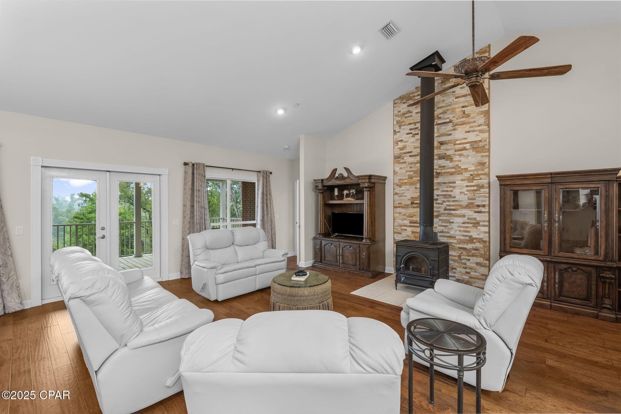 Youngstown, Florida, 32466, United States, 6 Bedrooms Bedrooms, ,6 BathroomsBathrooms,Residential,For Sale,1983496