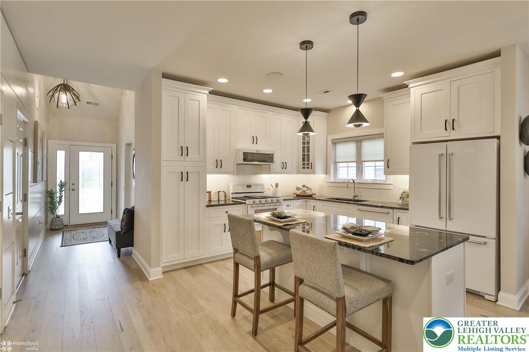 Easton, Pennsylvania, 18045, United States, 3 Bedrooms Bedrooms, ,3 BathroomsBathrooms,Residential,For Sale,1921447