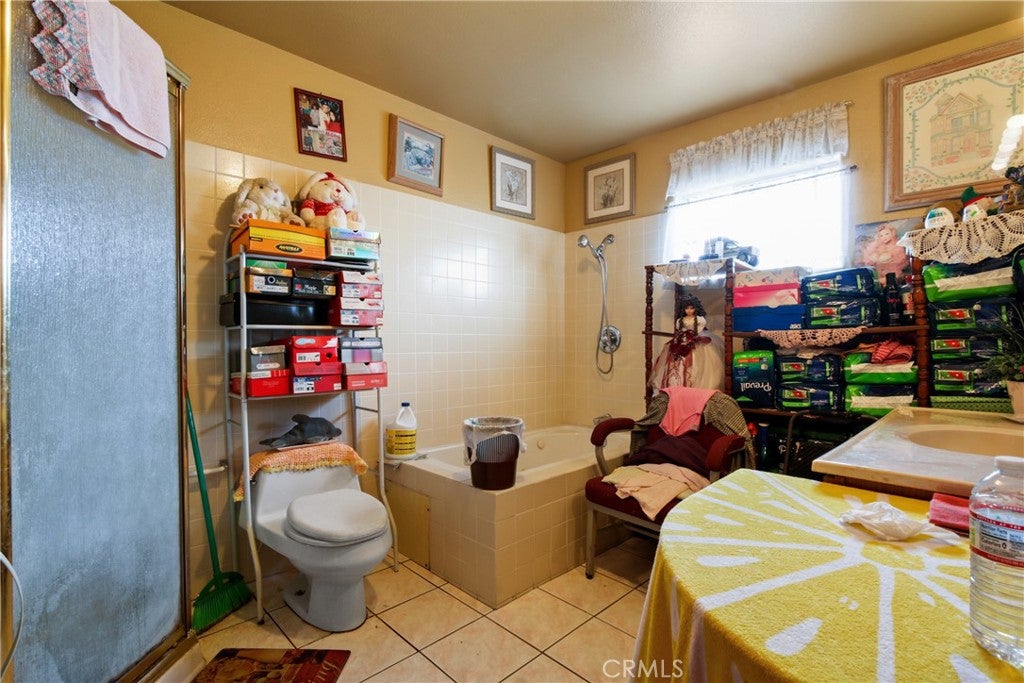 Los Angeles, California, 90003, United States, ,Residential,For Sale,1921001